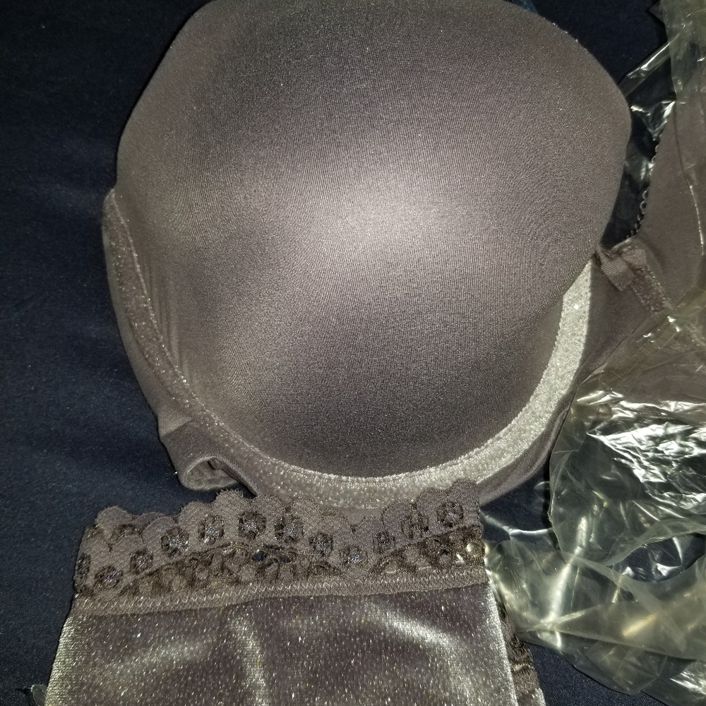 VS  Bra 36DDD & Panty XL Set